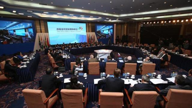 Organzaciones Mediática, Inglaterra