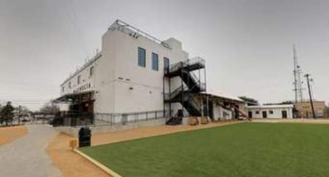 Opening of Little Shop in Bosque