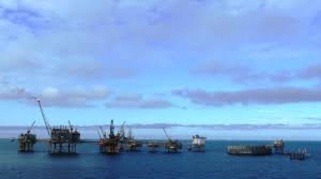 Det første oljefeltet ble funnet.