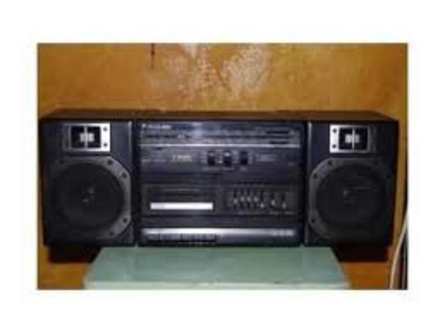 RADIOCASSETTE DE CINTA MAGNÉTICA