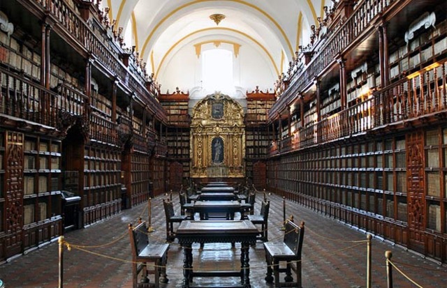 Biblioteca de la Real y Pontificia Universidad (1553);