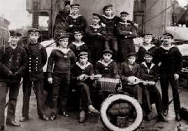 German Navy begin Mutiny