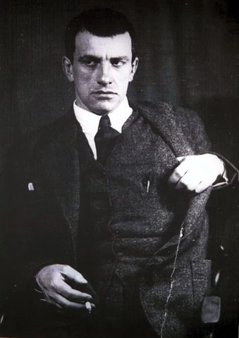 Путешествия и общественная деятельность