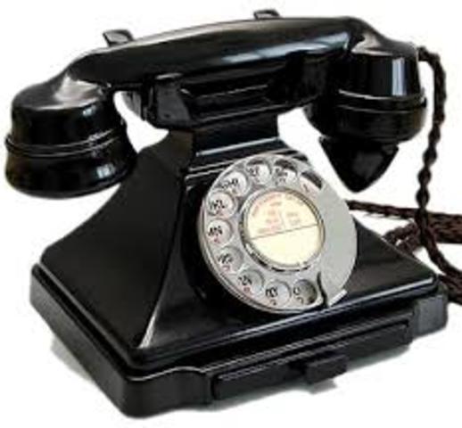 Evolution du boîtier en bois vers la matiere bakélite