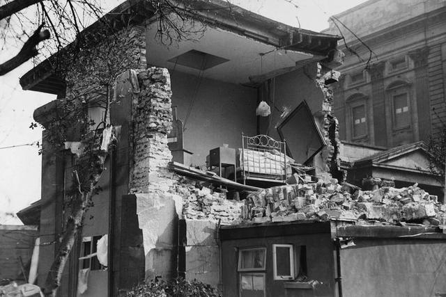 Buckingham Palace is Hit in Luftwaffe Bombing