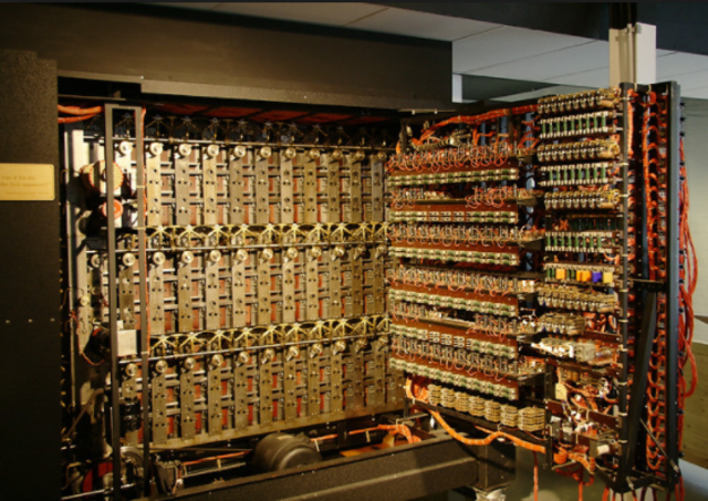 Las máquinas de Alan Turing permitían descifrar el código "Enigma"