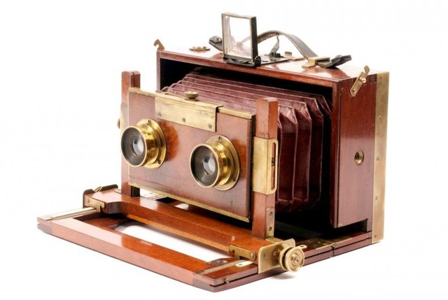 Invention du 1er stéréoscope par Charles Wheatstone