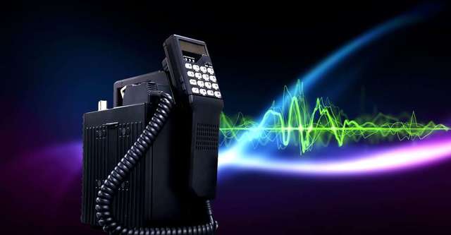 Apparition des premiers téléphones mobiles