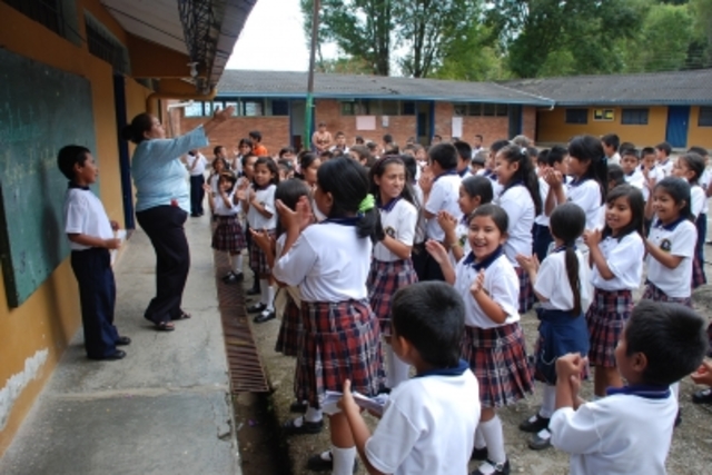 when I was six years,I me wine for  medellin to study for nay me receive for true nay catch study in the nursery,I coarse a lot,I  lived in the hause of grand mother.