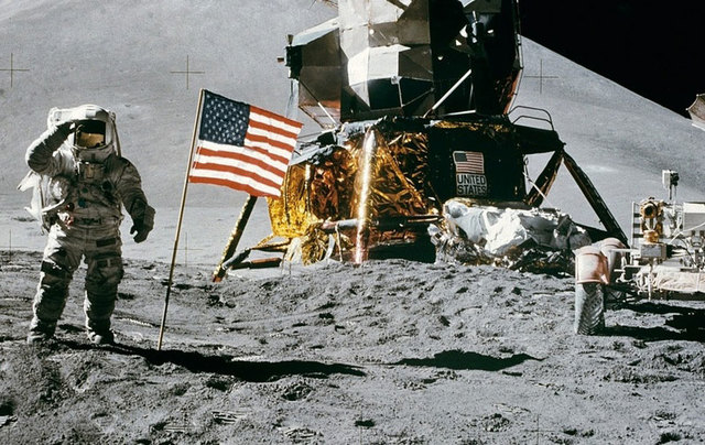 Первая высадка на Луну