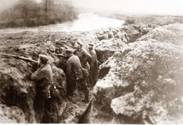 In First Battle of Ypres, entrenched Allies fight off German assault
