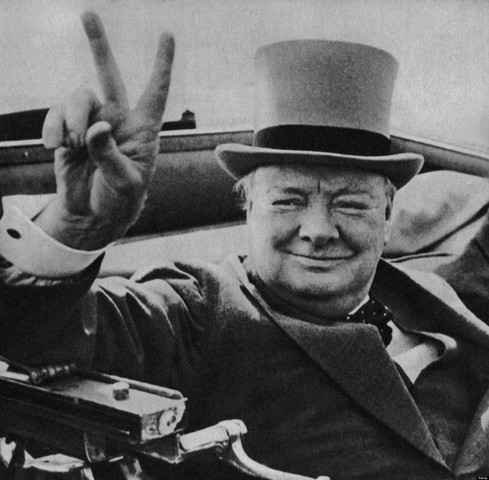 Churchill blir statsminister i storbrittania