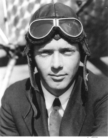 Charles Lindbergh crosses the Atlantic Ocean Solo