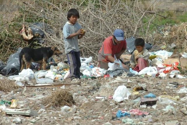 Carencias sociales en el % de personas.