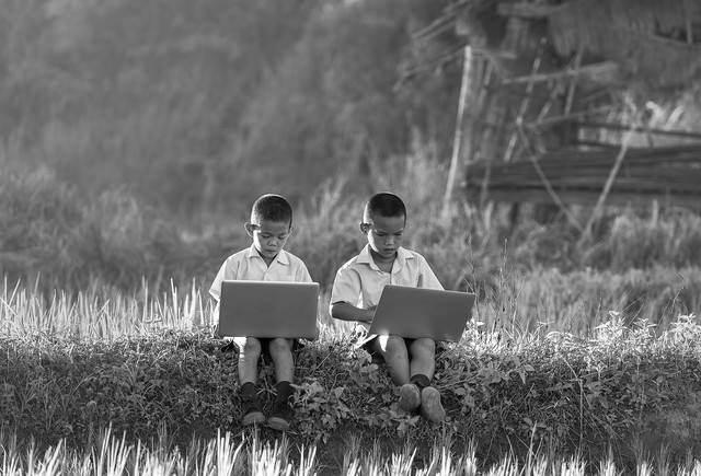 NIÑEZ MEDIA Y ADOLESCENCIA