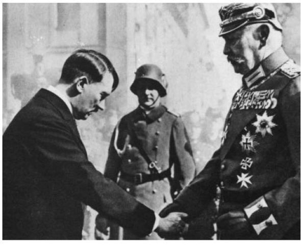1933: Hitler es proclamado canciller de Alemania.
