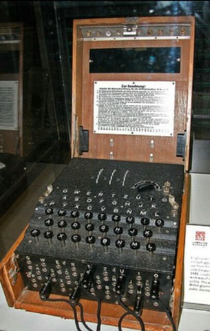 1943. ENIGMA.