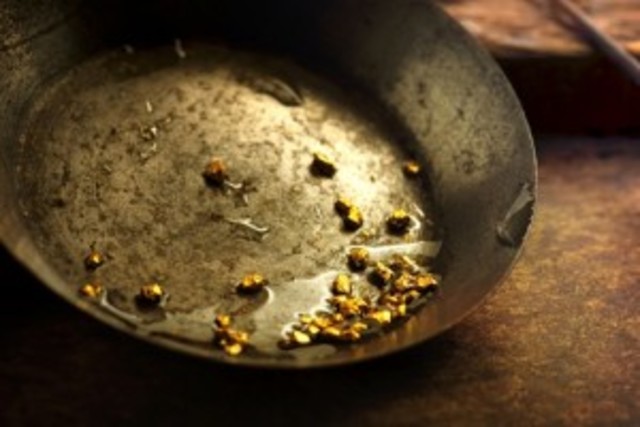 Gold is discovered in Witwatersrand