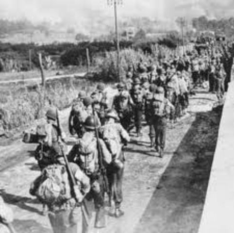 Russia withdraws from WWI