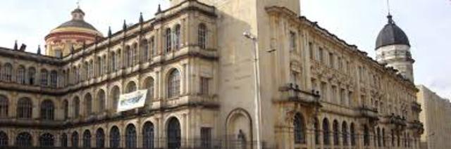 JESUITAS OFRECEN TÍTULOS UNIVERSITARIOS