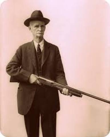 First hammerless shot gun