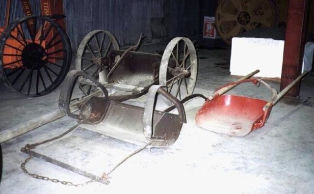 horse- drawn pan scraper