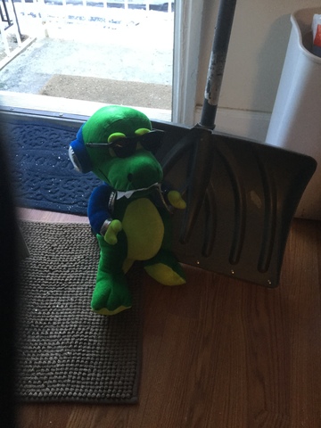 Fulano se prépare à pelleter la neige