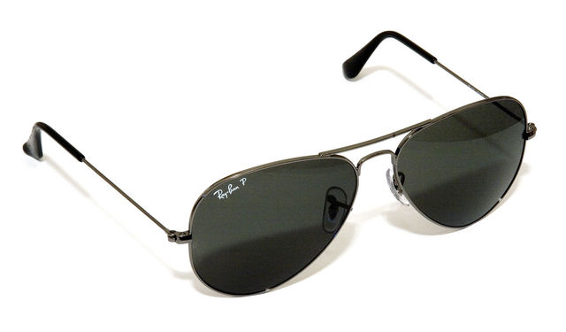 Aviator sunglasses (135)