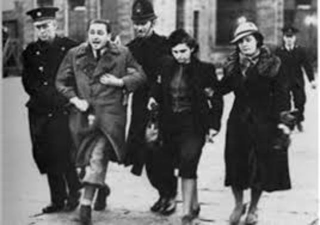 Nazis begin roundup of Jews