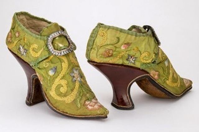 The first woman that used high heels