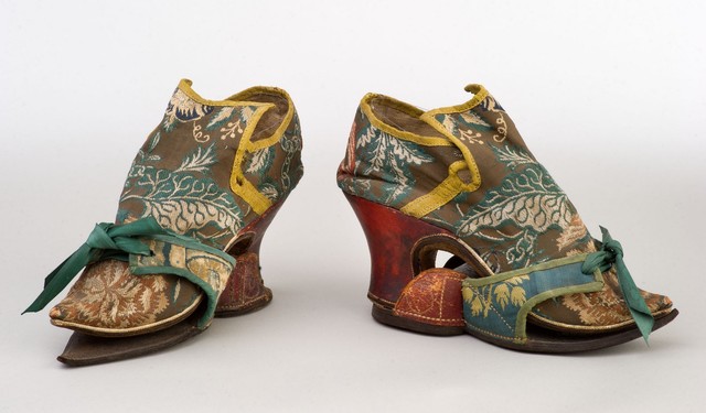 The beginning of high heels (s. XV)