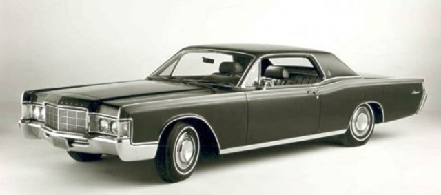 1939 - Creation of Ford Lincon Continental