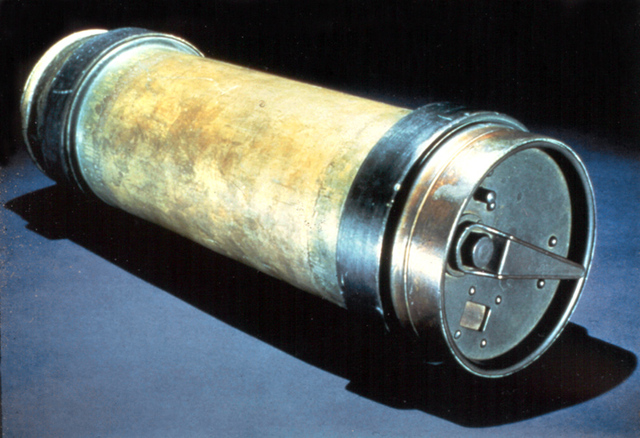 Underground air tubes: the pneumatic post