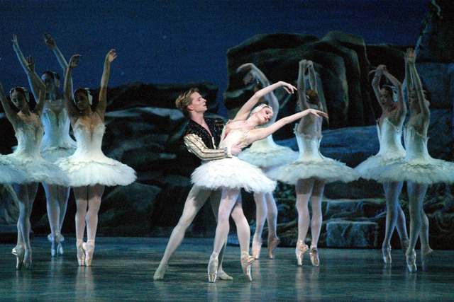 Performed with Zürich Ballet