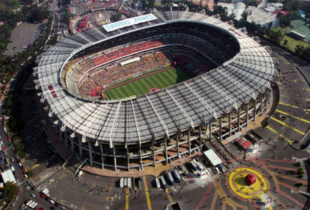 Inauguración del Estadio Azteca