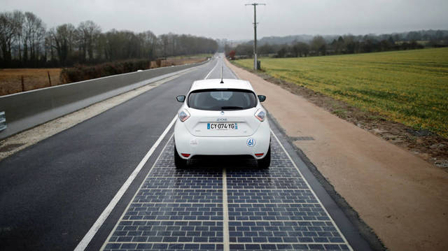 Francia primer país del mundo en tener una carretera solar
