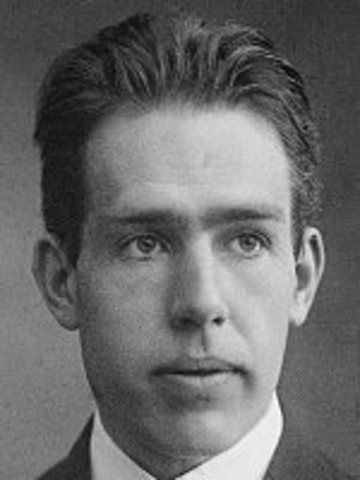 Trabajó sobre la estructura atómica