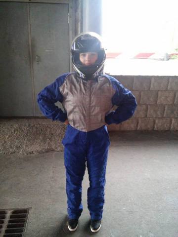 покаталась на картингу