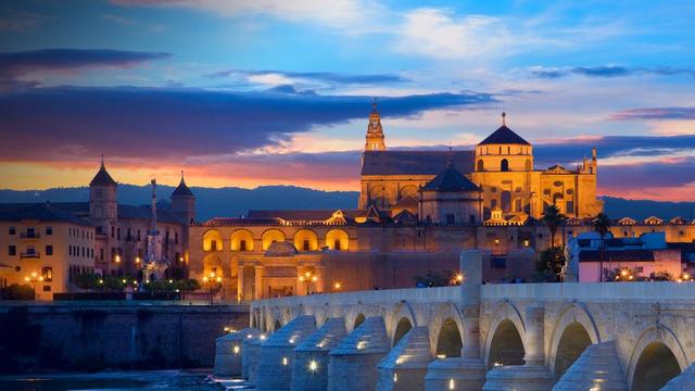 Nacimiento de Luis de Gongora.