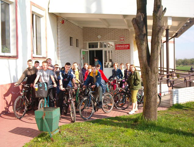 Rozpoczynamy naukę w nowym budynku Gimnazjum w Czarnym Lesie.