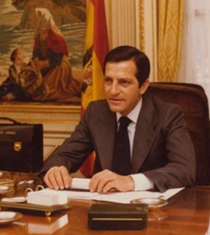 Adolfo Suárez es nombrado presidente del Gobierno por el Rey