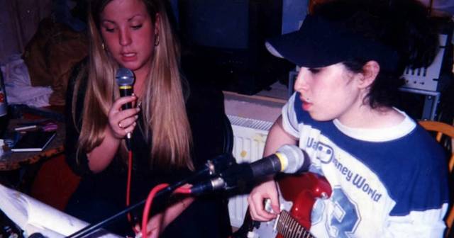 Amy crea el grupo Sweet 'n' Sour