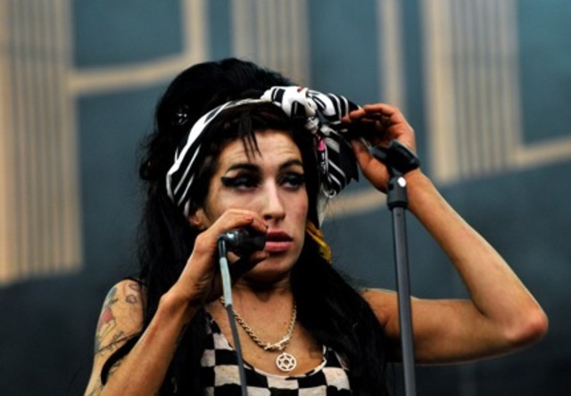 Amy entra en una clínica de rehabilitación