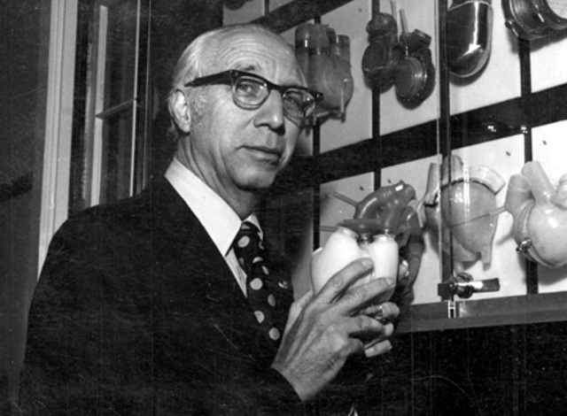 Kolff and the Division of Artificial Organs