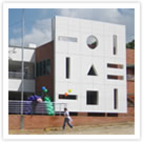 Recibimiento de mas acreditaciones e inicios de especializaciones en diferentes carreras