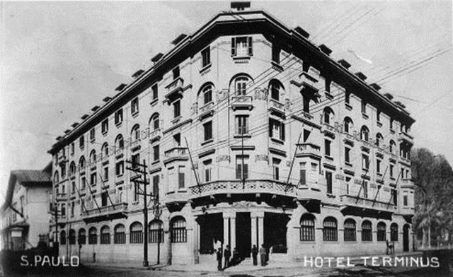 INAUGURAÇÃO DE LUXUOSOS HOTÉIS E DE IMPONENTES PALACETES EM SÃO PAULO