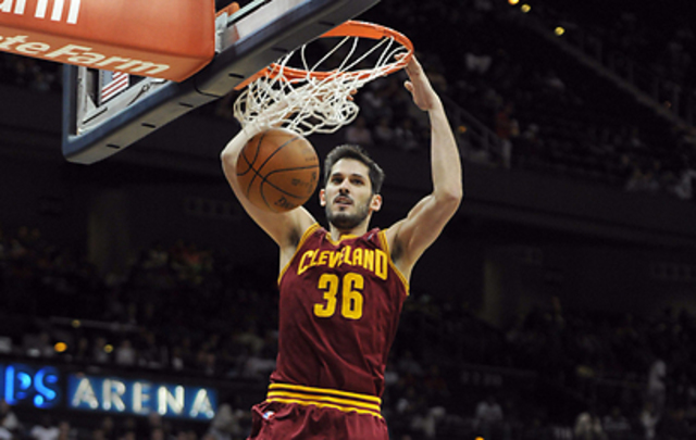 עומרי כספי עובר למקום שובר שיניים