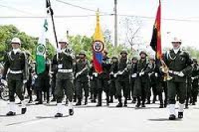 Santos dice que en proximos 4 años aumentara el numero de policias a 20000 en todo el pais