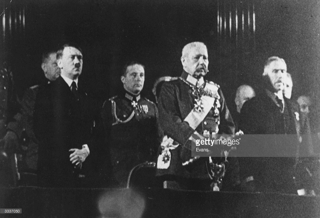 Nazis: la primera fuerza parlamentaria