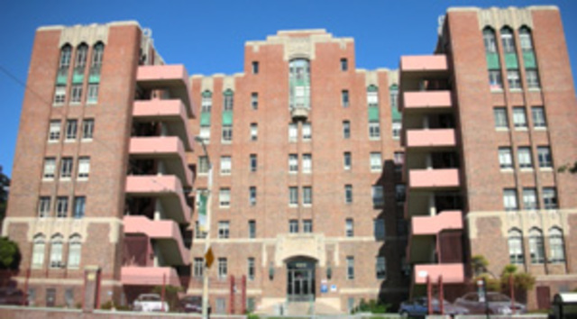 Outpatient AIDS clinic is created.